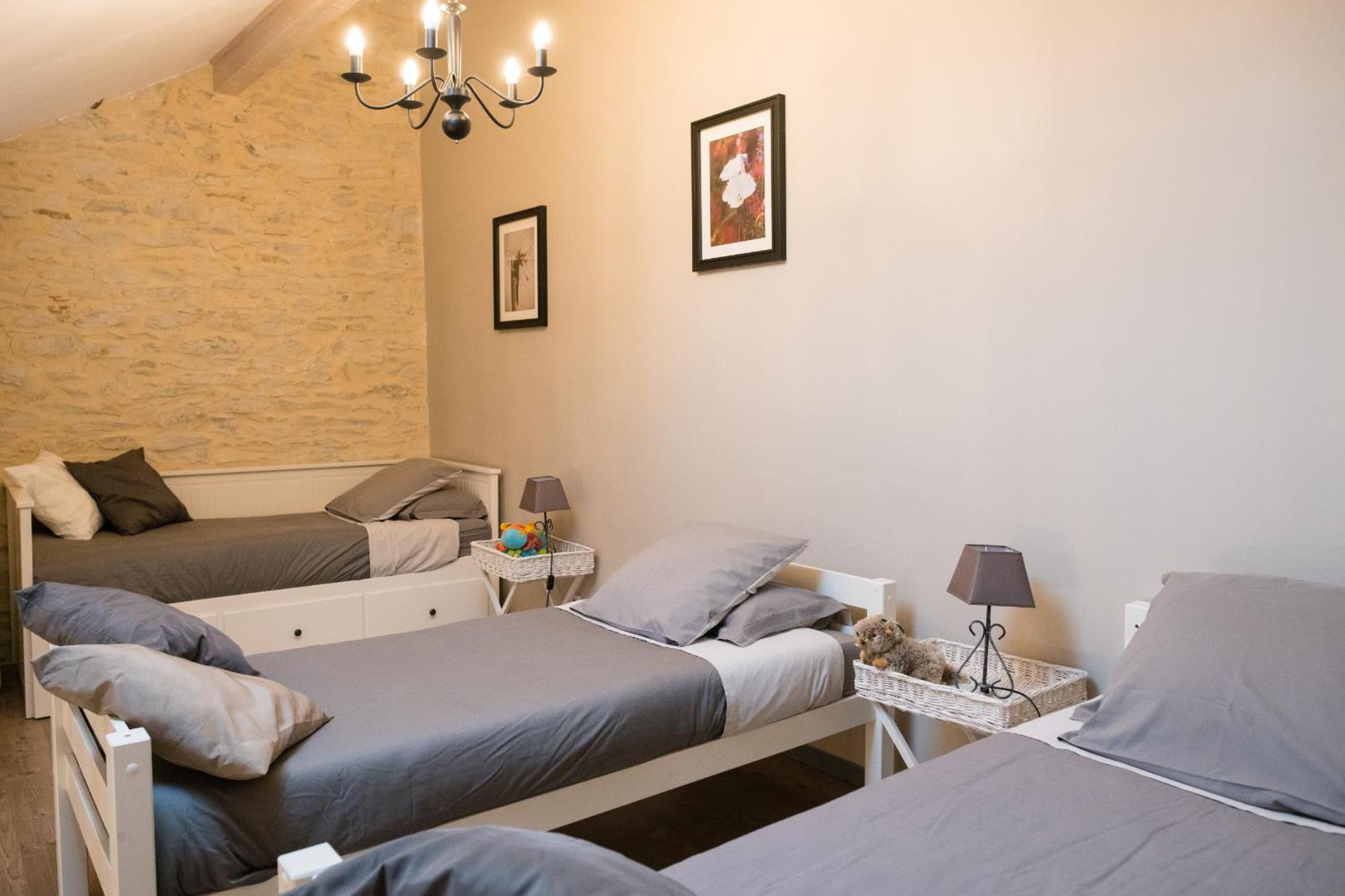 Les Galapons Hotel Trept Phòng bức ảnh