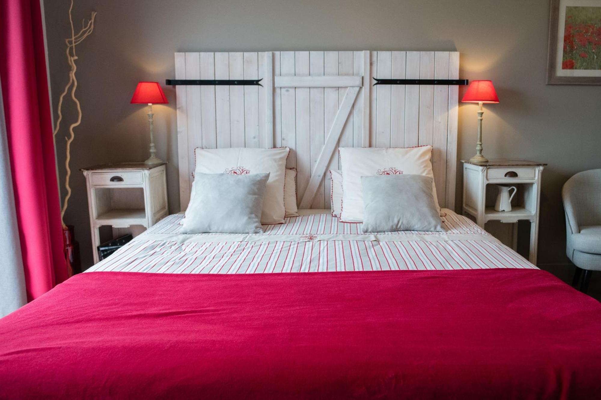 Les Galapons Hotel Trept Phòng bức ảnh